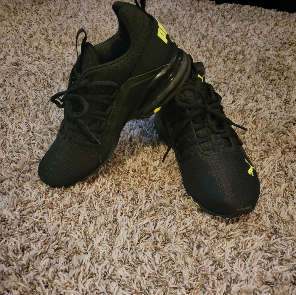 Black & lime green Pumas